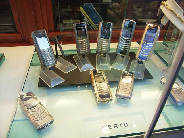  Мобильные телефоны Vertu 